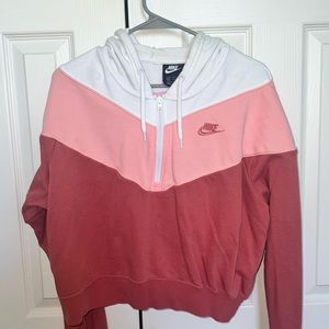 🤩🤩 NIKE CROPPED SWEATSHIRT